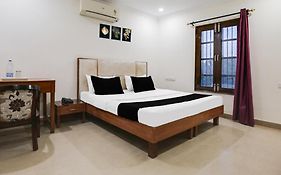 Hotel Lotus Inn